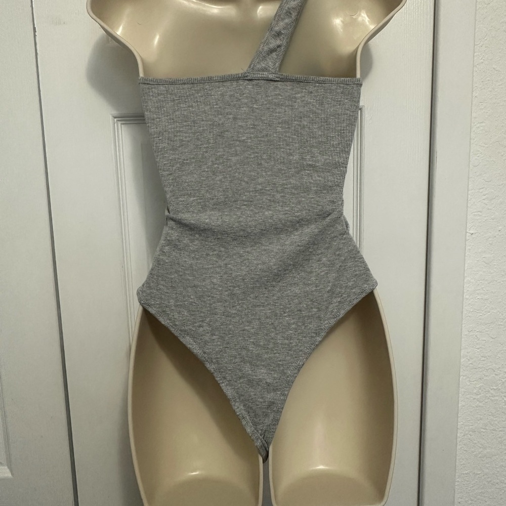 Superdown Heather Gray Ribbed Top - image 5